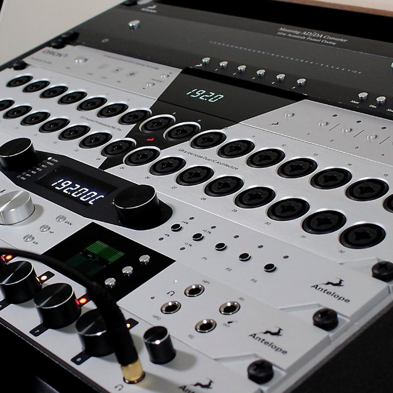 Antelope Audio Isochrone OCX HD Reloj maestro (768 kHz)