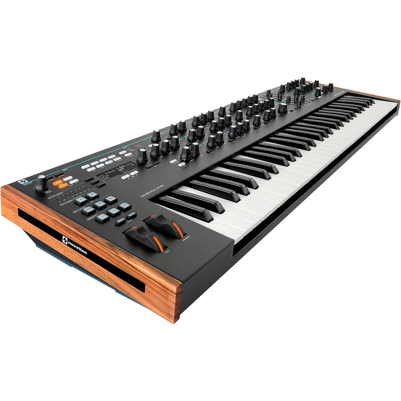 Novation SUMMIT Sintetizador Polifonico