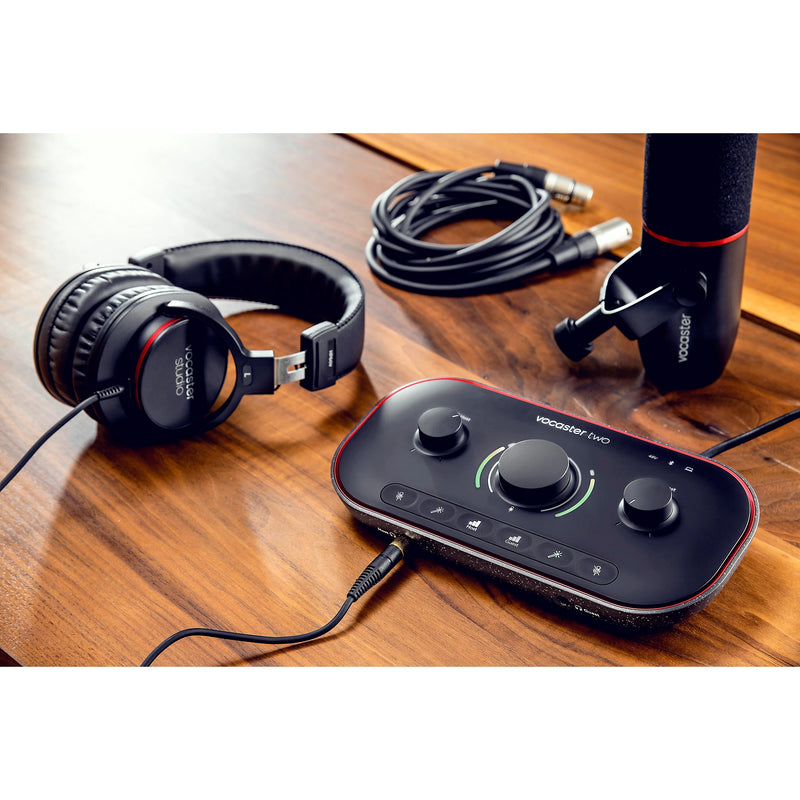 Focusrite Vocaster Two Studio Bundle