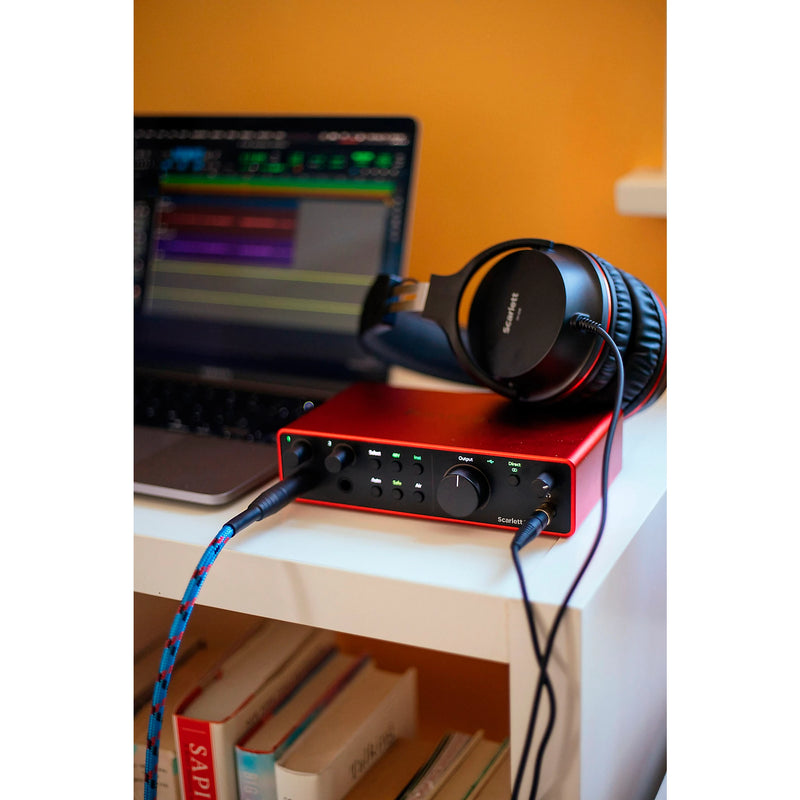 Focusrite Scarlett 2i2 4th Gen Interfaz de Audio USB